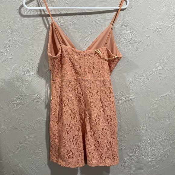 Line & Dot Cut-Out Surplice Lace Mini Dress size M NWT - Picture 5 of 6